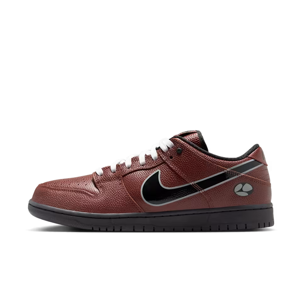Nike Dunk + FREE GENERAL TICKET & FREE DELIVERY